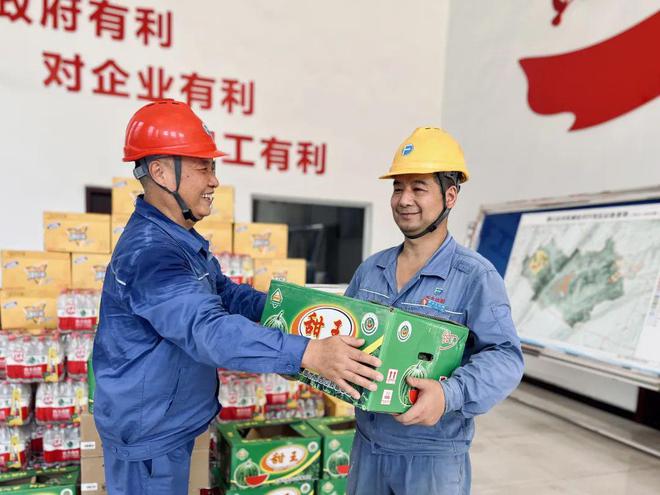 達(dá)州鋼鐵切實(shí)為員工做好防暑降溫工作